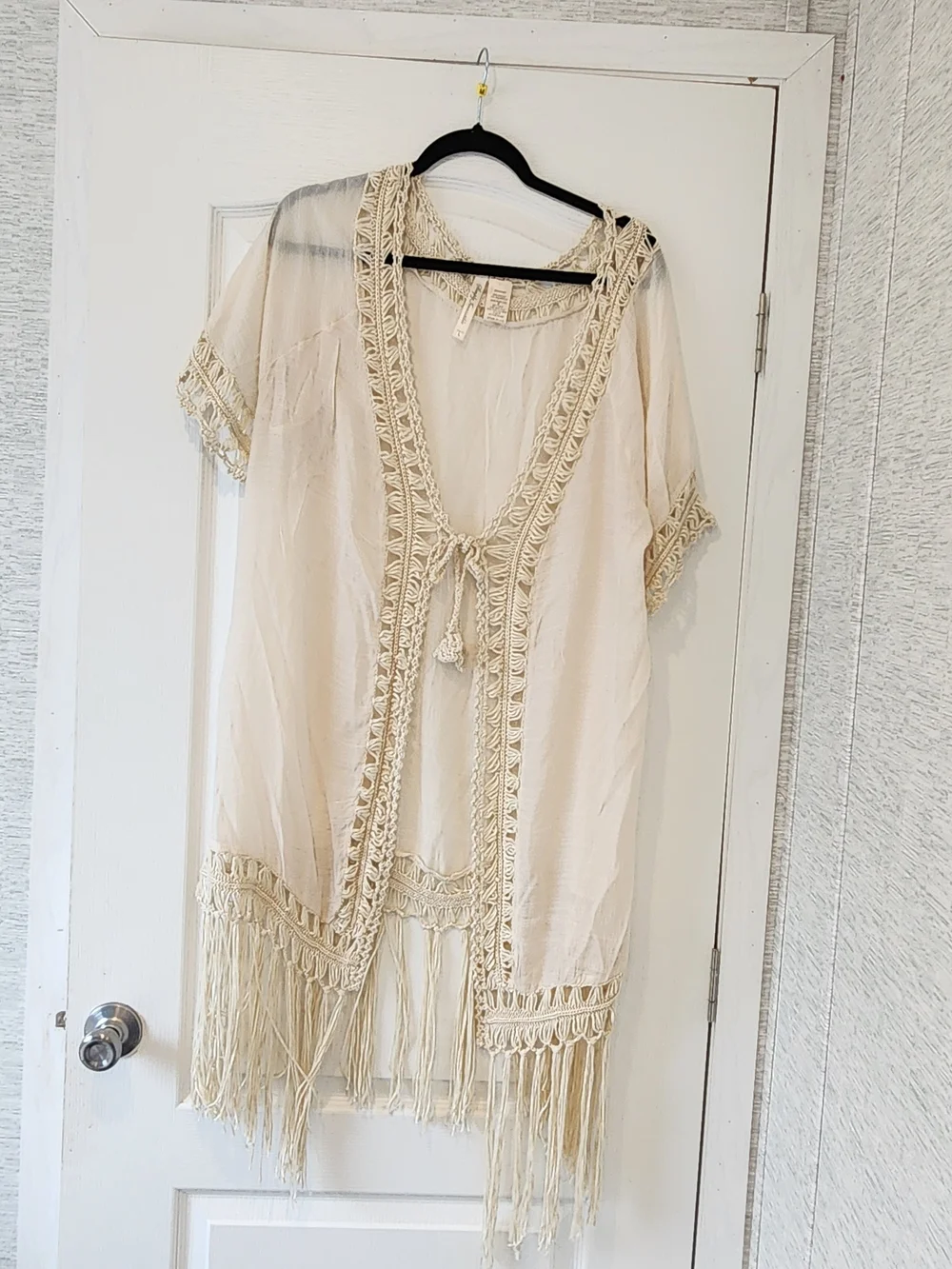 Simply Irresistible Cream Crochet Fringe Kimono L Euc